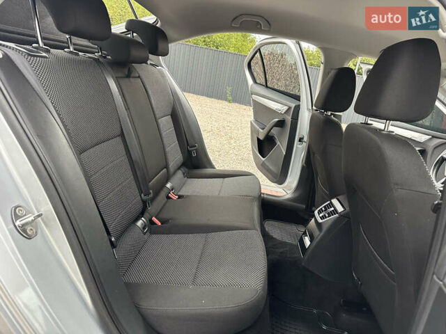 Сірий Шкода Октавія, об'ємом двигуна 1.6 л та пробігом 245 тис. км за 10999 $, фото 19 на Automoto.ua