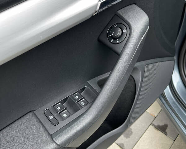 Серый Шкода Октавия, объемом двигателя 1.97 л и пробегом 275 тыс. км за 14300 $, фото 21 на Automoto.ua