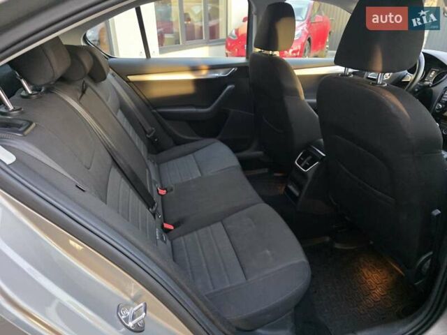 Серый Шкода Октавия, объемом двигателя 2 л и пробегом 222 тыс. км за 12200 $, фото 34 на Automoto.ua