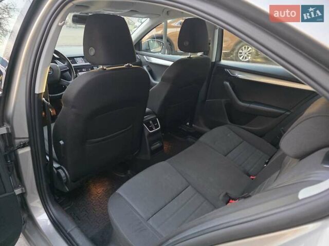 Серый Шкода Октавия, объемом двигателя 2 л и пробегом 222 тыс. км за 12200 $, фото 25 на Automoto.ua