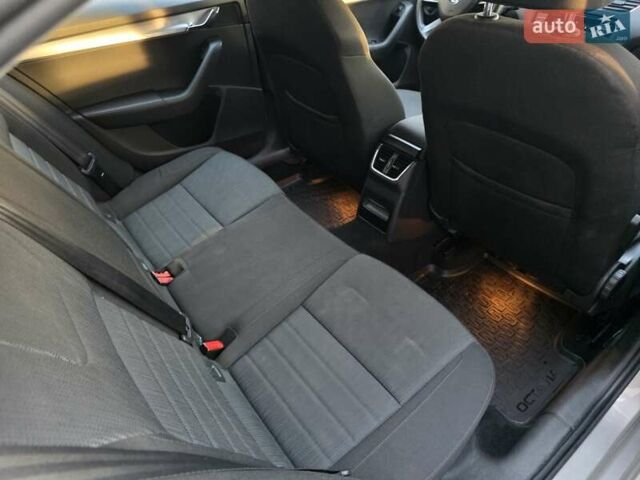 Серый Шкода Октавия, объемом двигателя 2 л и пробегом 222 тыс. км за 12200 $, фото 35 на Automoto.ua