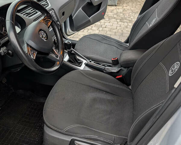 Серый Шкода Октавия, объемом двигателя 2 л и пробегом 269 тыс. км за 11500 $, фото 11 на Automoto.ua