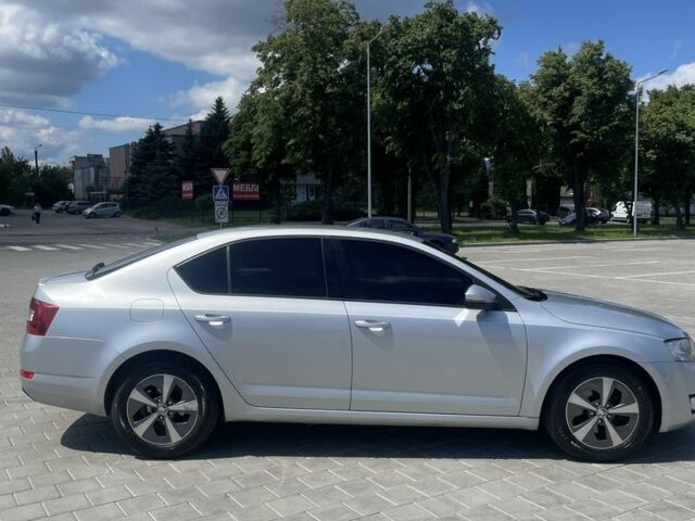 Серый Шкода Октавия, объемом двигателя 1.6 л и пробегом 240 тыс. км за 11000 $, фото 3 на Automoto.ua