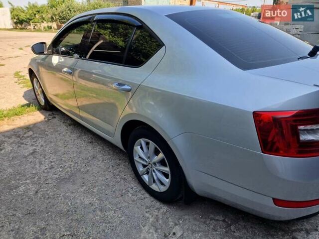 Сірий Шкода Октавія, об'ємом двигуна 1.6 л та пробігом 225 тис. км за 13000 $, фото 8 на Automoto.ua