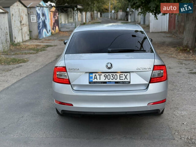 Серый Шкода Октавия, объемом двигателя 1.6 л и пробегом 210 тыс. км за 12000 $, фото 5 на Automoto.ua