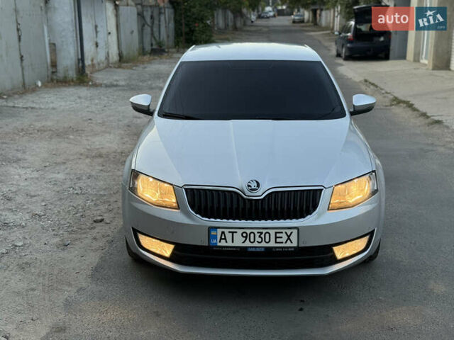 Серый Шкода Октавия, объемом двигателя 1.6 л и пробегом 210 тыс. км за 12000 $, фото 1 на Automoto.ua