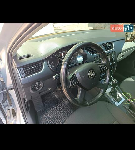 Шкода Октавия 2015 в Полтаве на Automoto.ua Серый Шкода Октавия, объемом двигателя 1.6 л и пробегом 200 тыс. км за 9800 $, фото 1 на Automoto.ua