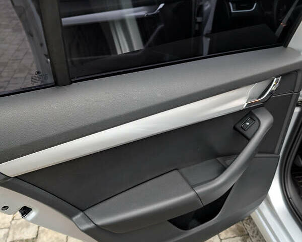 Серый Шкода Октавия, объемом двигателя 2 л и пробегом 269 тыс. км за 11500 $, фото 10 на Automoto.ua