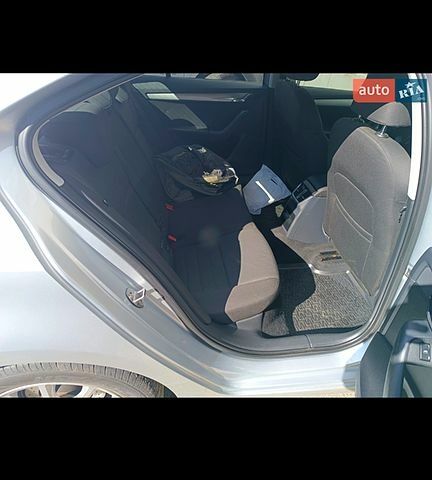 Шкода Октавия 2015 в Полтаве на Automoto.ua Серый Шкода Октавия, объемом двигателя 1.6 л и пробегом 200 тыс. км за 9800 $, фото 2 на Automoto.ua