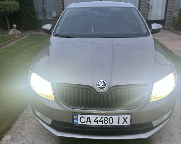 Серый Шкода Октавия, объемом двигателя 1.6 л и пробегом 315 тыс. км за 9300 $, фото 6 на Automoto.ua