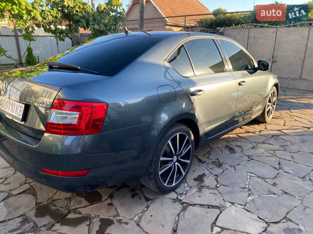 Серый Шкода Октавия, объемом двигателя 1.6 л и пробегом 255 тыс. км за 11300 $, фото 2 на Automoto.ua