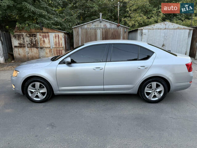 Серый Шкода Октавия, объемом двигателя 1.6 л и пробегом 210 тыс. км за 12000 $, фото 8 на Automoto.ua
