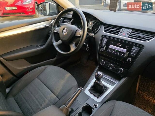 Серый Шкода Октавия, объемом двигателя 2 л и пробегом 222 тыс. км за 12200 $, фото 32 на Automoto.ua