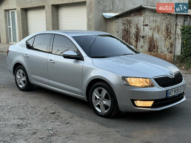 Серый Шкода Октавия, объемом двигателя 1.6 л и пробегом 210 тыс. км за 12000 $, фото 3 на Automoto.ua