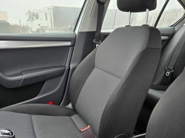 Серый Шкода Октавия, объемом двигателя 1.6 л и пробегом 284 тыс. км за 10999 $, фото 14 на Automoto.ua