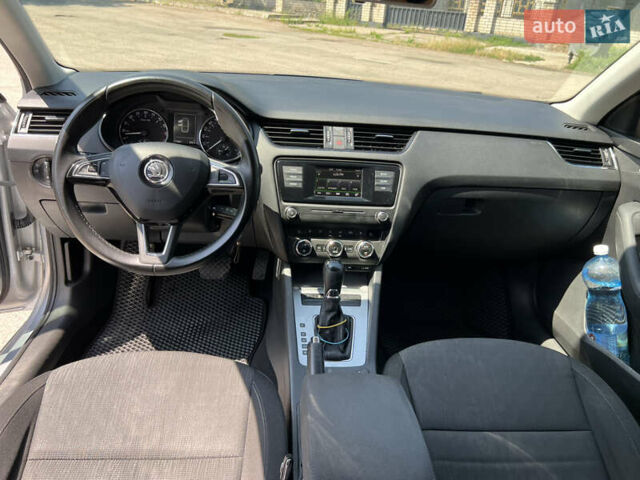 Серый Шкода Октавия, объемом двигателя 1.97 л и пробегом 275 тыс. км за 12600 $, фото 9 на Automoto.ua
