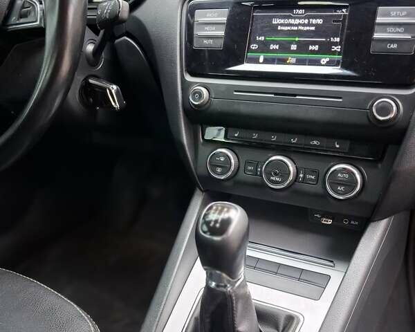 Серый Шкода Октавия, объемом двигателя 1.6 л и пробегом 141 тыс. км за 13900 $, фото 12 на Automoto.ua