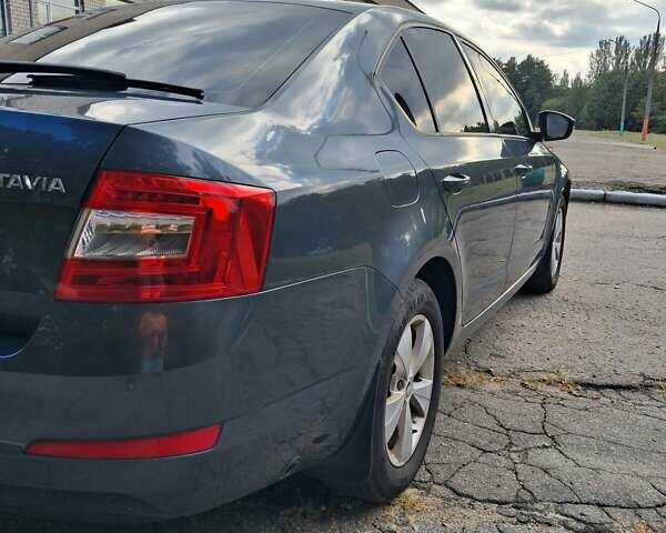 Серый Шкода Октавия, объемом двигателя 1.6 л и пробегом 141 тыс. км за 13900 $, фото 3 на Automoto.ua