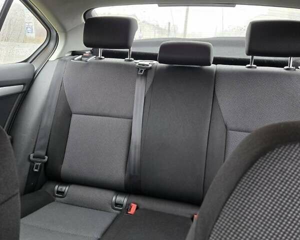 Серый Шкода Октавия, объемом двигателя 1.6 л и пробегом 284 тыс. км за 10999 $, фото 14 на Automoto.ua