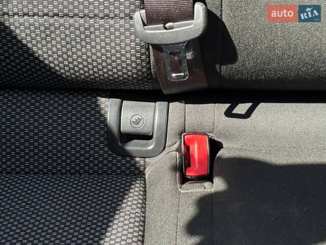 Сірий Шкода Октавія, об'ємом двигуна 1.6 л та пробігом 170 тис. км за 12000 $, фото 32 на Automoto.ua