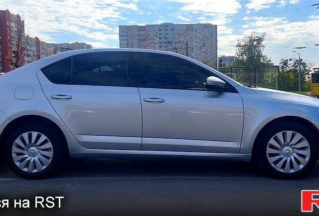 Серый Шкода Октавия, объемом двигателя 1.2 л и пробегом 123 тыс. км за 11900 $, фото 2 на Automoto.ua