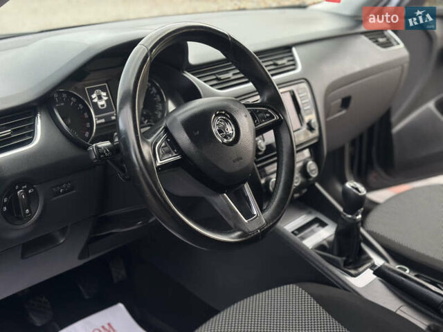 Серый Шкода Октавия, объемом двигателя 1.97 л и пробегом 252 тыс. км за 12900 $, фото 8 на Automoto.ua