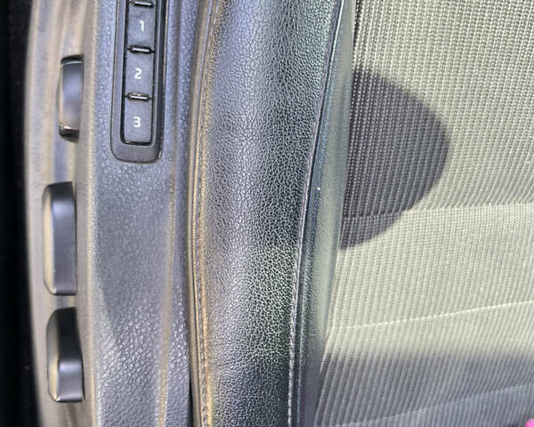 Серый Шкода Октавия, объемом двигателя 1.6 л и пробегом 300 тыс. км за 8800 $, фото 6 на Automoto.ua