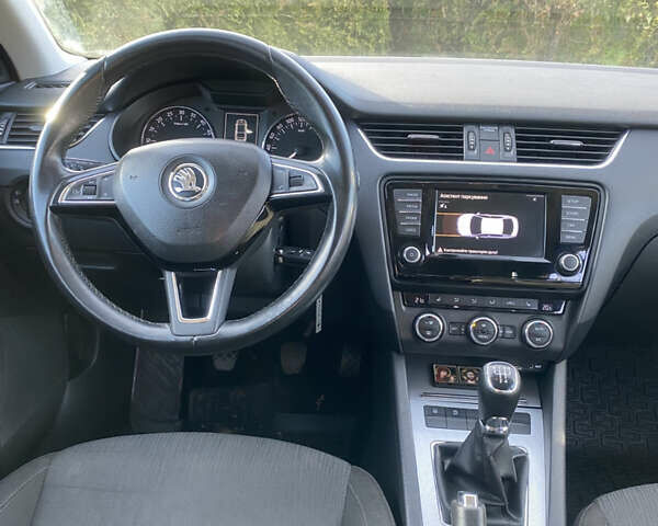 Сірий Шкода Октавія, об'ємом двигуна 1.6 л та пробігом 250 тис. км за 10500 $, фото 30 на Automoto.ua