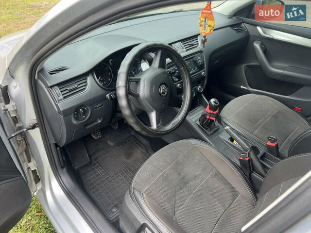 Сірий Шкода Октавія, об'ємом двигуна 1.4 л та пробігом 150 тис. км за 11999 $, фото 6 на Automoto.ua