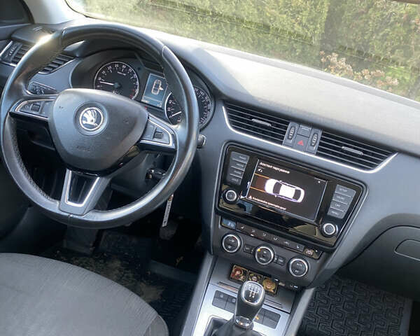 Сірий Шкода Октавія, об'ємом двигуна 1.6 л та пробігом 250 тис. км за 10500 $, фото 28 на Automoto.ua