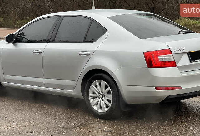 Сірий Шкода Октавія, об'ємом двигуна 1.4 л та пробігом 173 тис. км за 11000 $, фото 14 на Automoto.ua