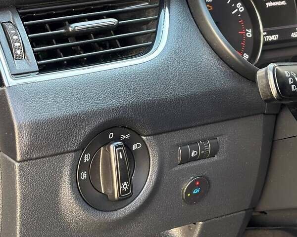 Сірий Шкода Октавія, об'ємом двигуна 1.6 л та пробігом 170 тис. км за 12000 $, фото 24 на Automoto.ua