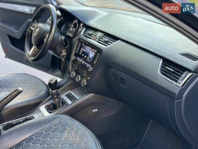 Серый Шкода Октавия, объемом двигателя 1.6 л и пробегом 290 тыс. км за 11999 $, фото 17 на Automoto.ua