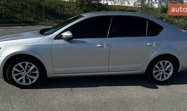 Серый Шкода Октавия, объемом двигателя 1.6 л и пробегом 214 тыс. км за 14000 $, фото 5 на Automoto.ua