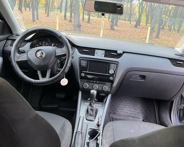 Серый Шкода Октавия, объемом двигателя 1.6 л и пробегом 460 тыс. км за 10000 $, фото 8 на Automoto.ua