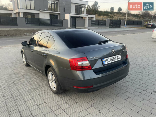 Серый Шкода Октавия, объемом двигателя 1.6 л и пробегом 215 тыс. км за 14300 $, фото 2 на Automoto.ua