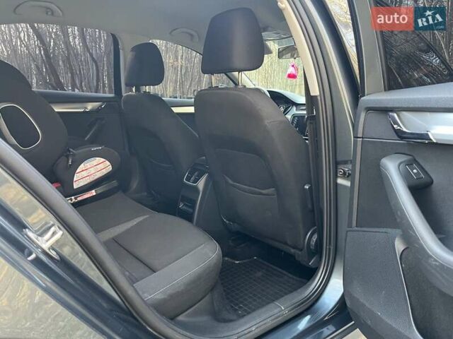 Серый Шкода Октавия, объемом двигателя 1.6 л и пробегом 201 тыс. км за 14300 $, фото 8 на Automoto.ua