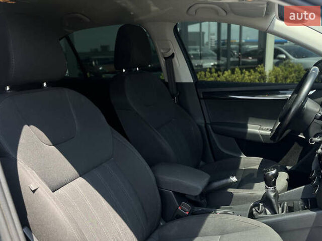 Серый Шкода Октавия, объемом двигателя 1.6 л и пробегом 273 тыс. км за 13700 $, фото 10 на Automoto.ua