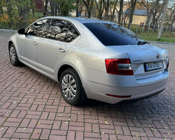 Серый Шкода Октавия, объемом двигателя 1.4 л и пробегом 236 тыс. км за 13300 $, фото 11 на Automoto.ua