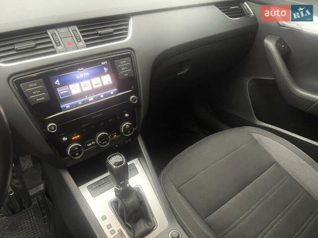 Серый Шкода Октавия, объемом двигателя 1.4 л и пробегом 227 тыс. км за 13500 $, фото 25 на Automoto.ua