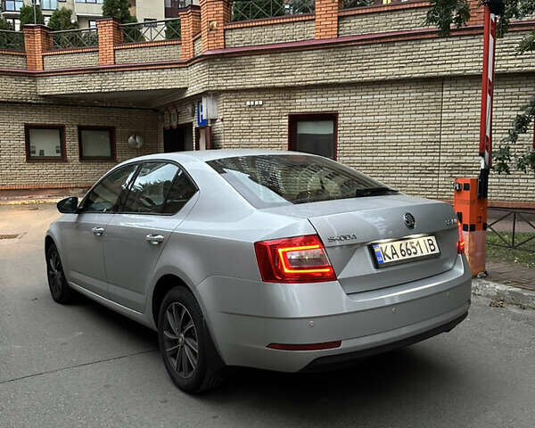 Серый Шкода Октавия, объемом двигателя 1.6 л и пробегом 170 тыс. км за 15000 $, фото 6 на Automoto.ua