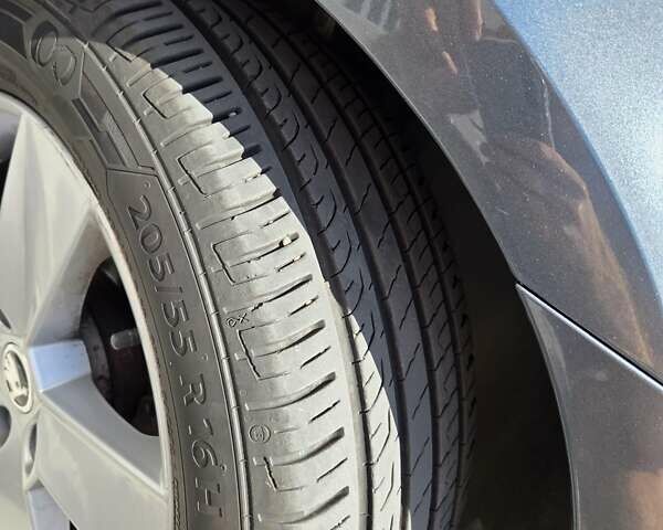 Сірий Шкода Октавія, об'ємом двигуна 1.6 л та пробігом 197 тис. км за 15700 $, фото 16 на Automoto.ua