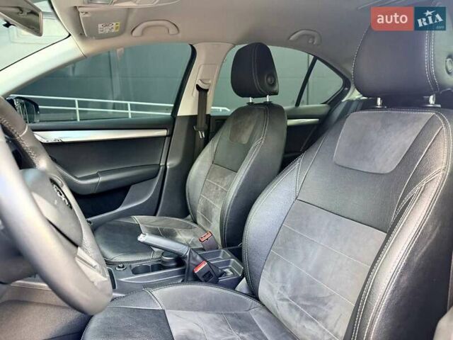 Серый Шкода Октавия, объемом двигателя 1.4 л и пробегом 162 тыс. км за 11900 $, фото 3 на Automoto.ua