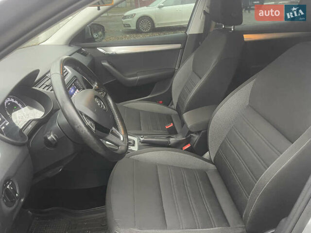 Серый Шкода Октавия, объемом двигателя 1.4 л и пробегом 227 тыс. км за 12999 $, фото 19 на Automoto.ua