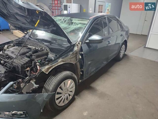 Серый Шкода Октавия, объемом двигателя 1.8 л и пробегом 215 тыс. км за 7800 $, фото 1 на Automoto.ua