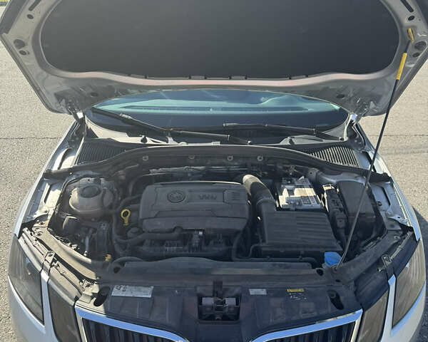 Серый Шкода Октавия, объемом двигателя 1.8 л и пробегом 136 тыс. км за 16000 $, фото 10 на Automoto.ua