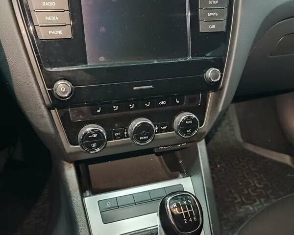 Серый Шкода Октавия, объемом двигателя 1.8 л и пробегом 215 тыс. км за 7800 $, фото 10 на Automoto.ua