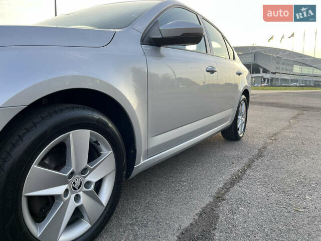 Серый Шкода Октавия, объемом двигателя 1.97 л и пробегом 289 тыс. км за 15650 $, фото 3 на Automoto.ua