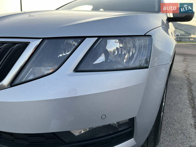 Серый Шкода Октавия, объемом двигателя 1.97 л и пробегом 289 тыс. км за 15650 $, фото 5 на Automoto.ua