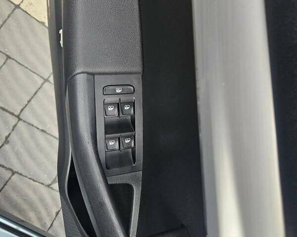 Серый Шкода Октавия, объемом двигателя 1.6 л и пробегом 169 тыс. км за 13400 $, фото 3 на Automoto.ua